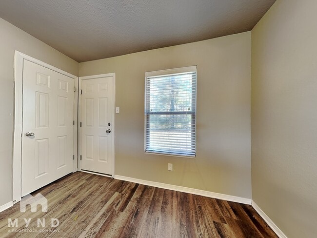 Photo - 407 Westwood Dr