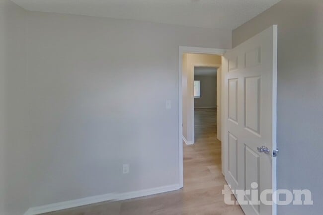 Photo - 1075 Keith Dr