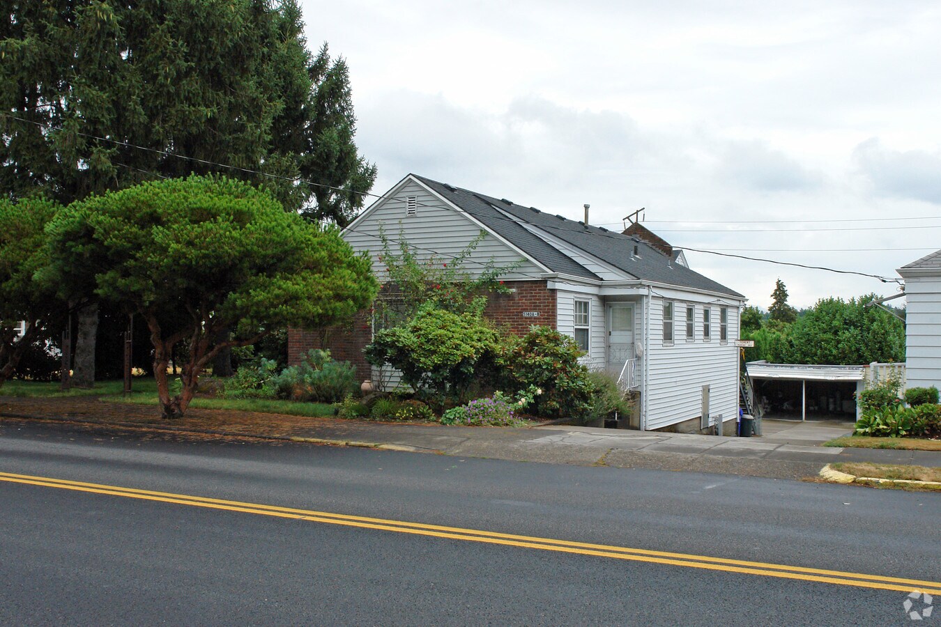 Photo - 5140-5148 SE Milwaukie Ave Apartments