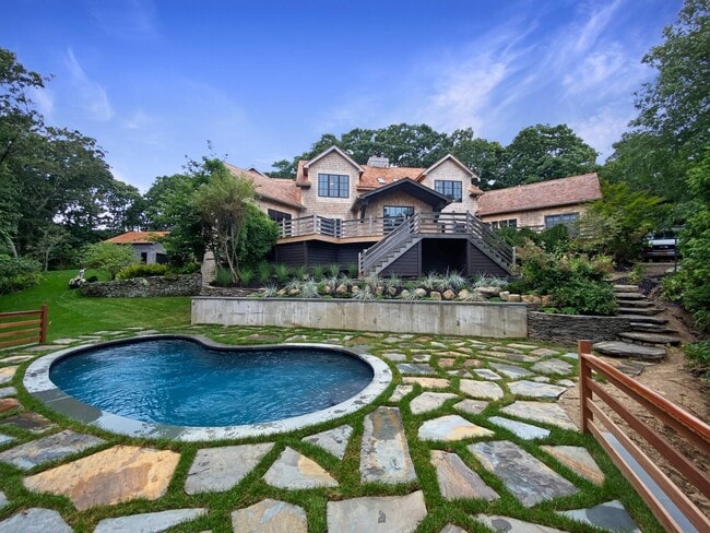 Photo - 46 Edison Dr