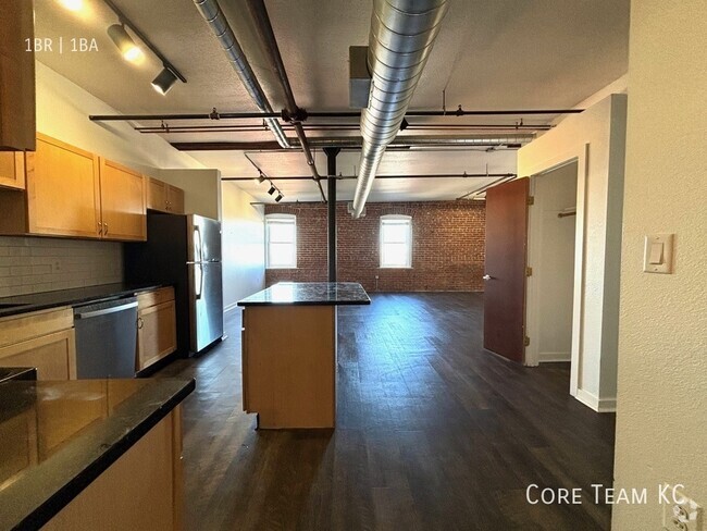 Building Photo - 1 Bedroom Loft in the River Market! Unit 407