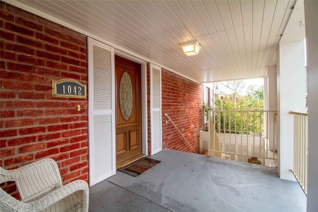 Building Photo - 1042 Augusta Dr Unit 1042