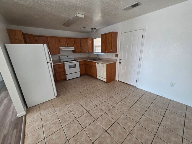 Photo - Your Awesome 3-Bed Home Awaits!