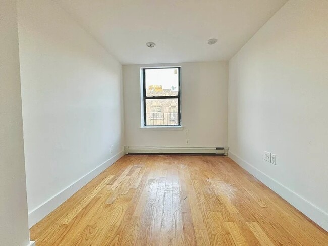 Photo - 90 E 18th St Unit 4B