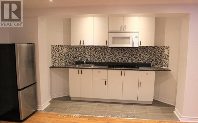 Photo - 155 Johnswood Crescent