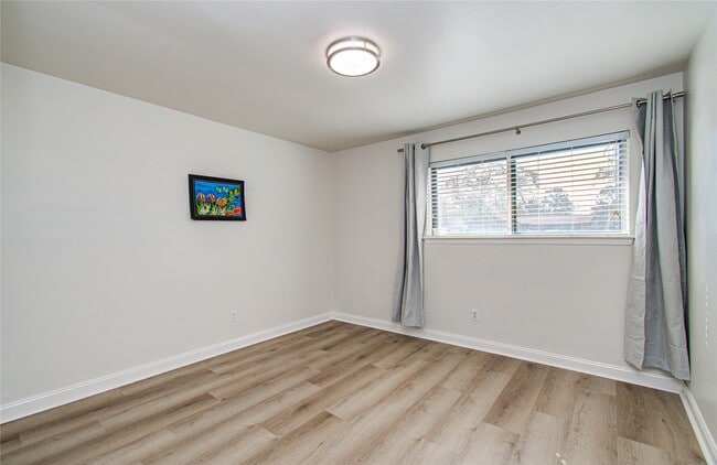 Photo - 5926 Ettrick Dr