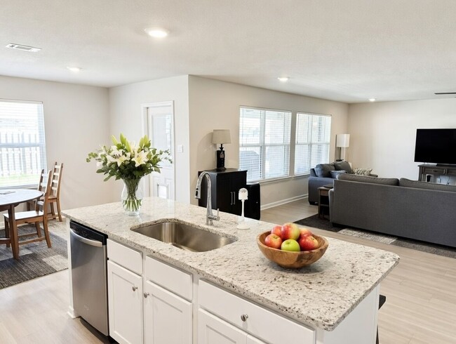 Photo - 15340 Leighwood Ln