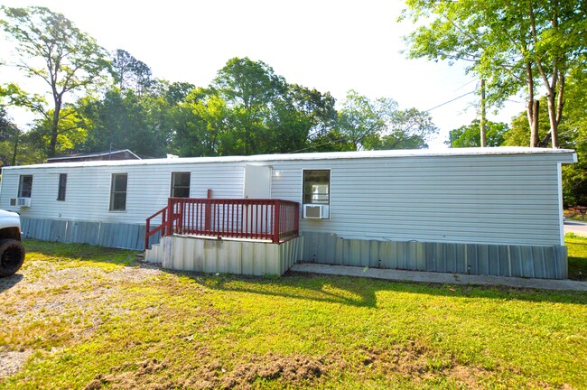 Photo - 4515 Saks Rd House