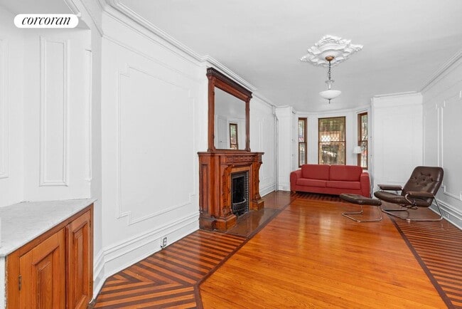 Building Photo - 131 1/2 Noble St Rental