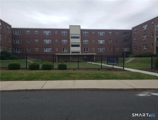 Building Photo - 70 Grove Hill Unit 3W