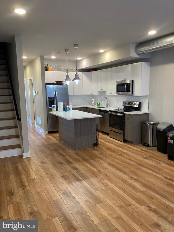 Building Photo - 2553 N Front St Unit 3