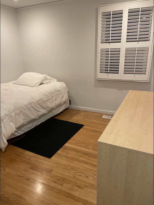 Building Photo - 642 Cherry Ave