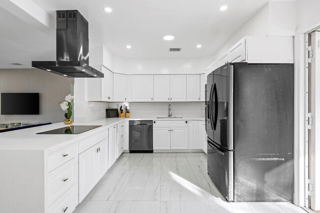 Photo - 1260 SW 32nd St