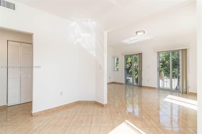 Building Photo - 694 NE 76th St Unit 2 Rental