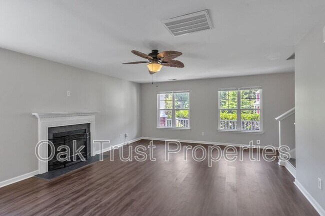 Photo - 438 Green Park Ln
