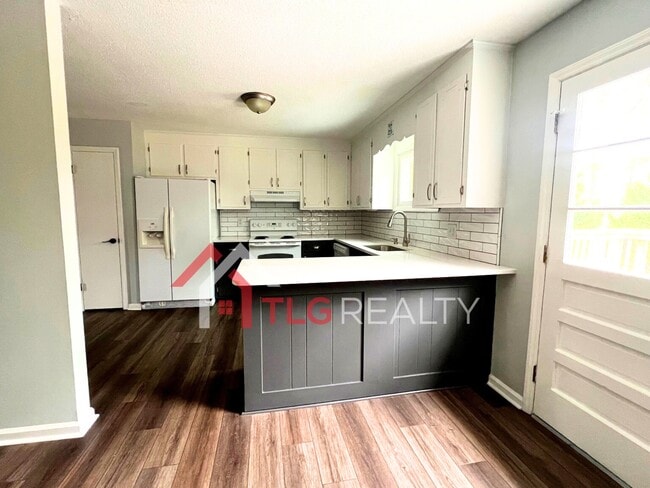 Photo - 609 Catawba Cir N