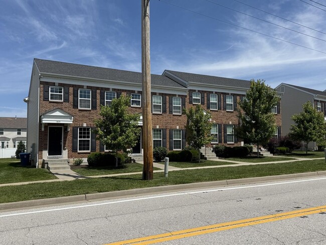 Photo - Beautiful 3 Bedroom / 2.5 Bath for Rent in Maryland Heights !