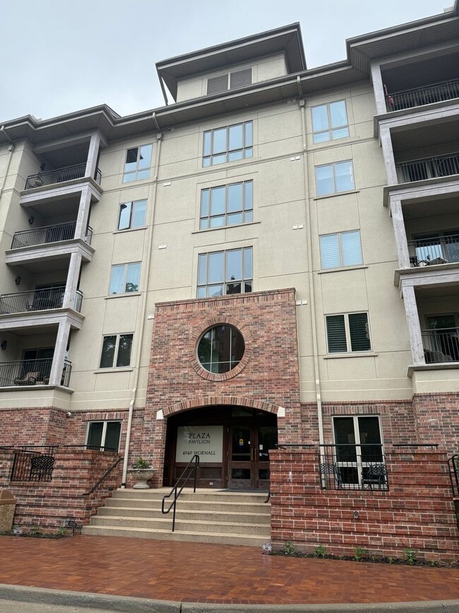 Building Photo - Plaza Pavilion 1 Bed / 1 Bath Condo | HOA w/Most Utilities Included | Garage Parking & Balcony Unit 403