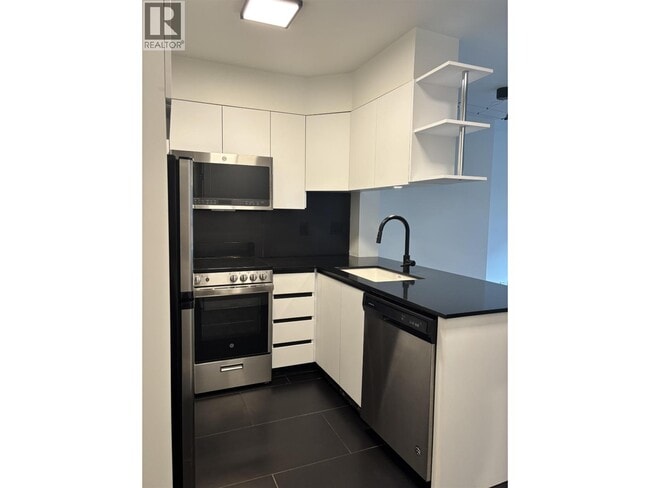 Photo - 1189 Howe St Unit 811