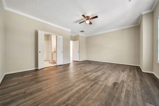 Photo - 111 W Burberry Cir