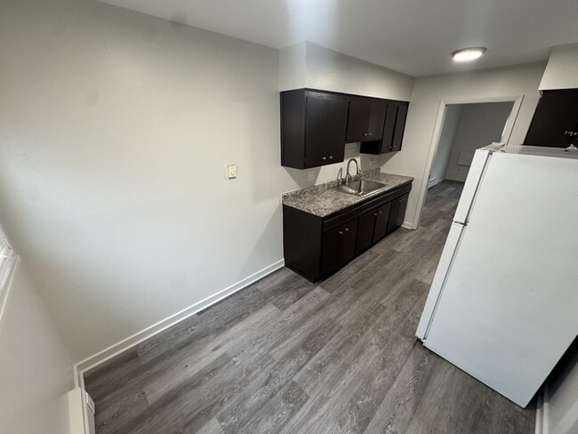 Photo - 496 Madison Ave