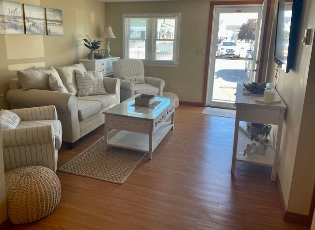 Photo - 289 Portsmouth Ave