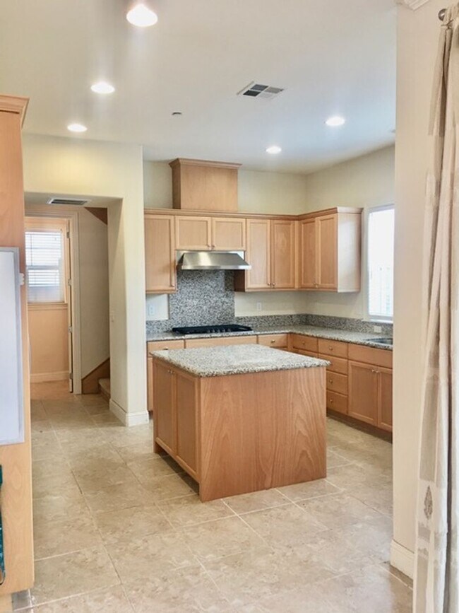 Photo - Terrific 4 bed 3.5 Home in Wonderful San R...