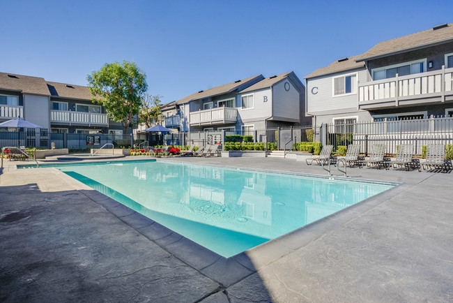 Hampton Pointe Apartments For Rent in Anaheim, CA | ForRent.com