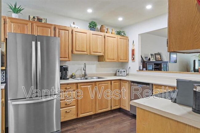 Photo - 112-1765 Leckie Rd