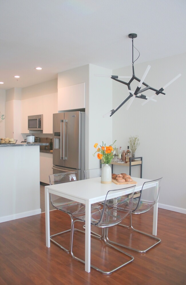 Dining and kitchen (furniture not included) - 435 W Rio Salado Pky Unit 236