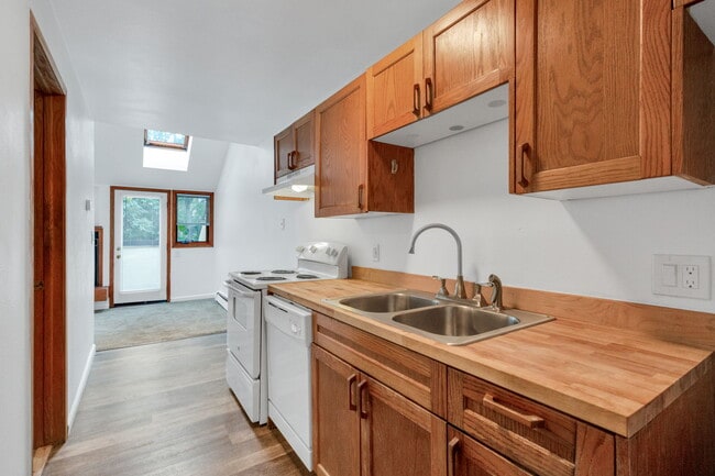 Canyon Crest Apartments