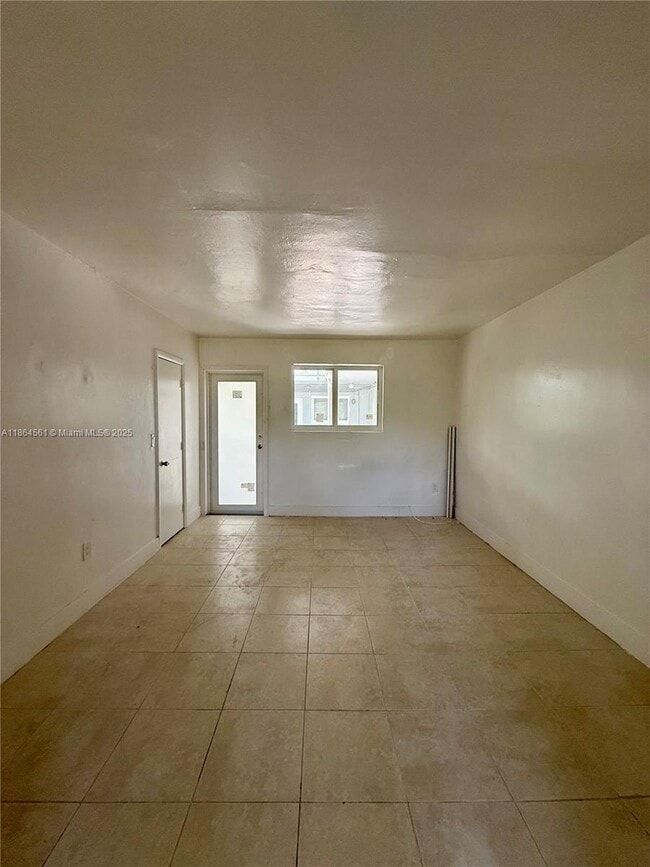 Photo - 5305 Biscayne Blvd Unit 208