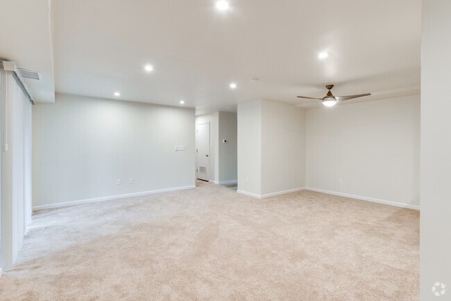 2BR, 2BA w/ Den - 1100SF - Living Room