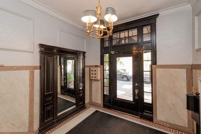 Photo - Great Studio in perfect location! Laundry in building.