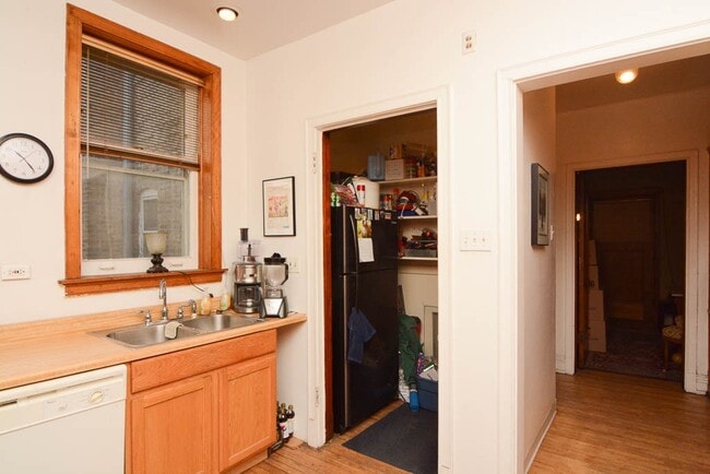 Photo - 1408 W Rosemont Ave Unit 2