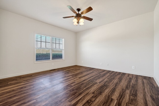 Área de la sala de estar (279A) - 275 Dale Ln