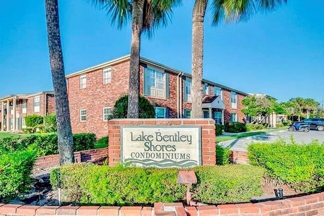 1920 E Edgewood Dr Unit D11