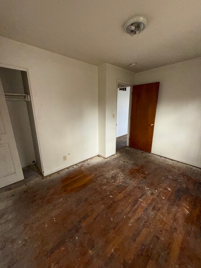 Photo - 3221 Burgess St