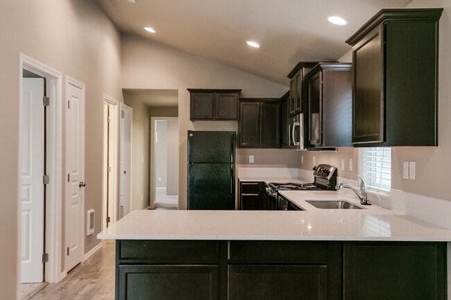 Photo - Beautiful 3 bedroom tiny home in Cottage Grove- River Walk Village