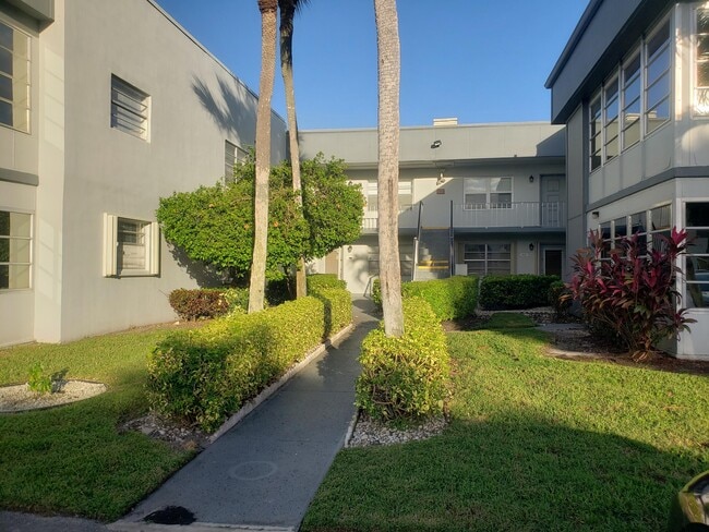 Photo - 688 Burgundy L