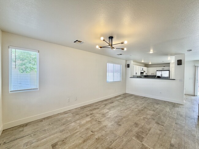 Photo - 5863 Rose Tiara Dr