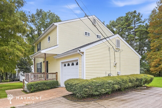 2216 Pentland Dr
