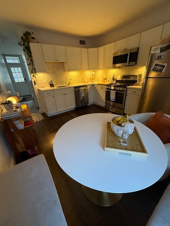 Photo - 14 Warwick St