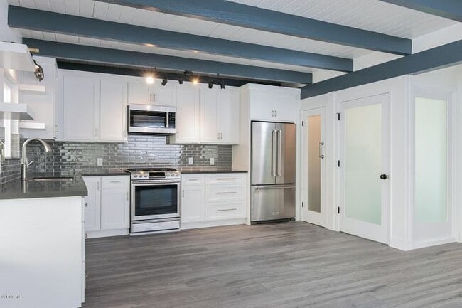Building Photo - 133 Anacapa Ave Unit B Rental