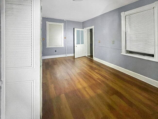 Photo - 704 N Michigan Ave