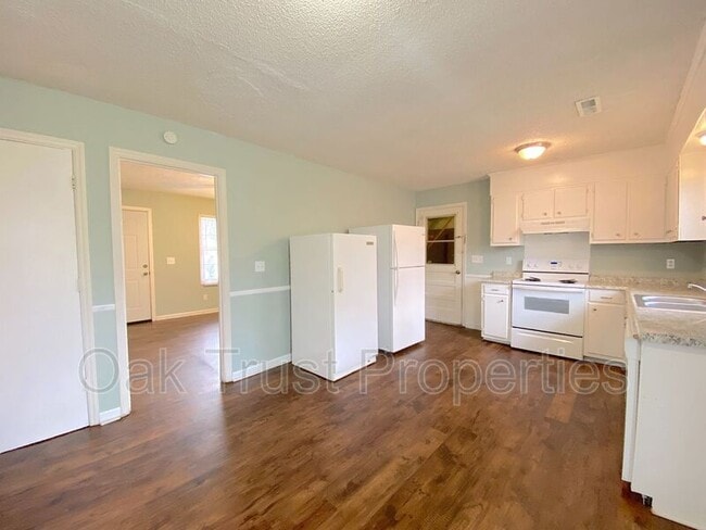Photo - 109 Red Cedar Dr