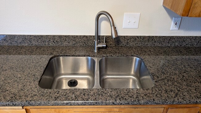 Deep sink with garbage disposal - 729 Pecks Dr Unit 6