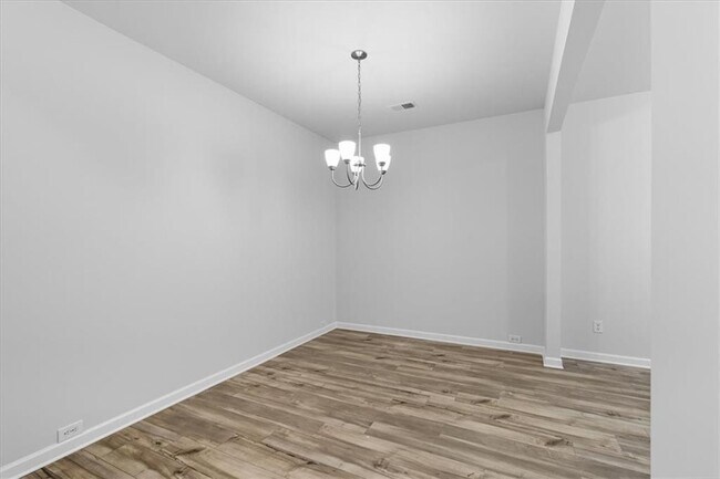 Photo - 2832 Saratoga Lake View