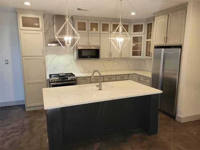 Building Photo - 4914 Rose St