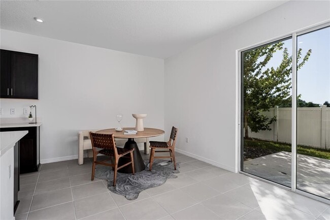 Photo - 6345 Willowside St